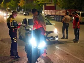Isparta’da abartı egzoz ve modifiye araçlara yönelik denetim: 24 araca ceza uygulandı
