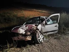 Isparta’da iki otomobil çarpıştı: 3 yaralı
