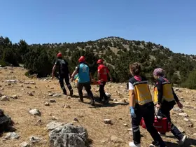 Isparta’da kayalıklardan düşen kadın operasyonla kurtarıldı
