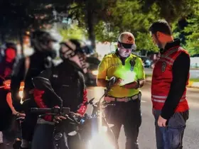 Isparta’da vatandaşların huzurunu bozan araçlar trafikten men edildi
