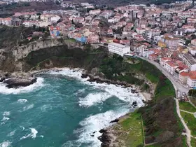 İstanbul’da fırtına Şile Sahili’ni vurdu: Dev dalgalar havadan görüntülendi
