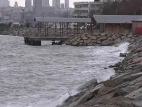 İstanbul’da lodos etkisini sürdürüyor.

