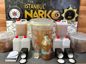 İstanbul’da otoyolda nefes kesen takip: Minibüse uyuşturucu baskını
