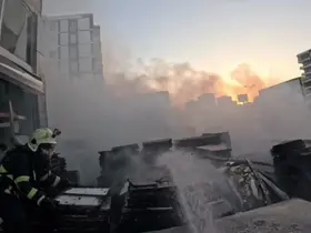 İtfaiye erlerinin alevlere müdahalesi kamerada
