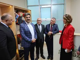 "İyilik Dükkanı" Sivas Numune’de iyiliği büyütüyor
