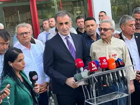 İzmir Büyükşehir Belediye Başkanı Tugay, CHP meclis grubuyla olağanüstü toplandı
