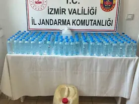 İzmir jandarmasından asayiş denetimi: Binlerce kişi sorgulandı, bin 85 litre etil alkol ele geçirildi
