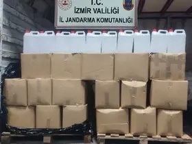 İzmir’de 860 litre etil alkol ele geçirildi
