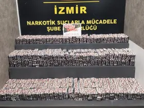 İzmir’de binlerce uyuşturucu hap ve kokain ele geçirildi
