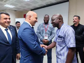İzmir’de Burkina Fasolu sağlıkçılar sertifikalarını aldı
