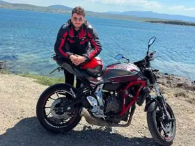 İzmir’de genç motosiklet eğitmeni kazada hayatını kaybetti
