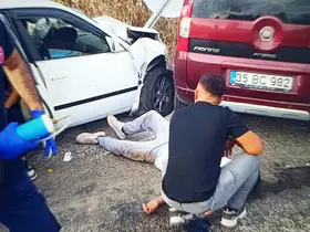 İzmir’de hatalı manevra kazası: 1’i ağır 8 yaralı
