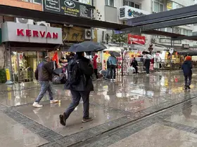 İzmir’de sağanak etkili oluyor
