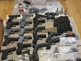 İzmir’de suç örgütlerine operasyon: 38 gözaltı
