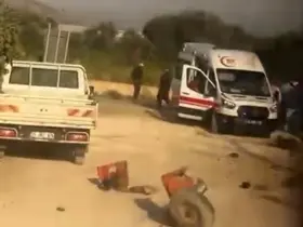 İzmir’de tren traktörle çarpıştı: 2 yaralı
