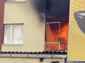 İzmir’de yangında ev alevlere teslim oldu
