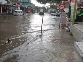 İzmir’in kuzey ilçelerinde kuvvetli sağanak yağış
