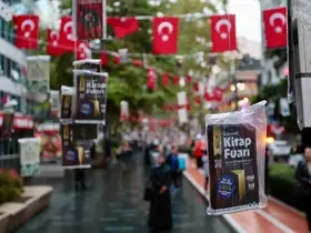 İzmit’te ağaçlar "kitap" açtı
