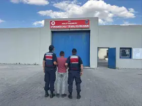 Jandarma çeşitli suçlardan aranan 35 kişiyi yakaladı
