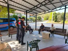 Jandarma dolandırıcılık olaylarına karşı vatandaşları bilgilendirdi
