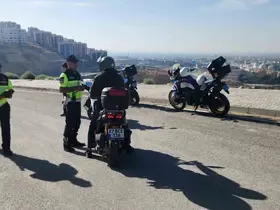 Jandarma ekipleri motosiklet ve okul servislerine yönelik denetimlerini artırdı
