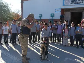 Jandarma ekiplerinden öğrencilere trafik eğitimi
