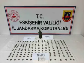 Jandarma tarihi eser değerinde 1 elmas, 1 heykel ve 194 bronz sikke ele geçirdi, şüpheli tutuklandı
