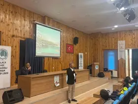 Jandarma ve polis ekiplerinden okul servisi sürücülerine eğitim
