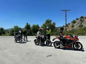 Jandarmadan motosiklet sürücülerine hayati uyarılar

