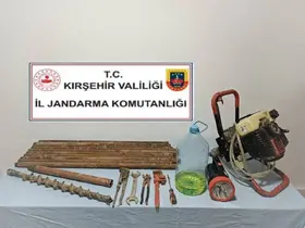 Kaçak kazı yapan 2 kişiye jandarmadan suçüstü
