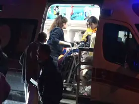Kadıköy’de 5 katlı binada korkutan yangın: 20 kişi dumandan etkilendi
