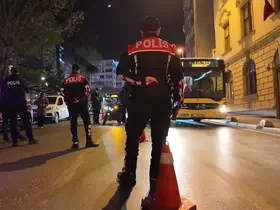 Kadıköy’de polis ekipleri asayiş uygulaması gerçekleştirdi
