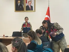 Kadın güvenlik güçlerinden KADES tanıtımı
