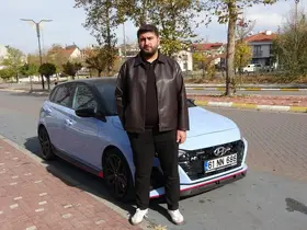Kadın şoförün önünü kesen genç "Maganda" ilan edilmesine tepki gösterdi