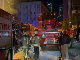 Kağıthane’de 5 katlı iş hanında yangın
