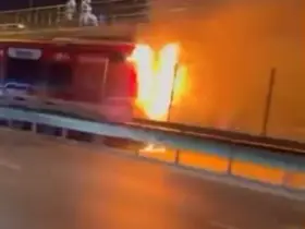Kağıthane’de metrobüs alevlere teslim oldu, yolcular tahliye edildi
