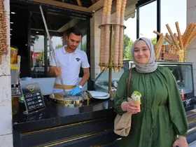 Kahramanmaraş’ta havaların ısınmasıyla Maraş dondurmasına ilgi arttı
