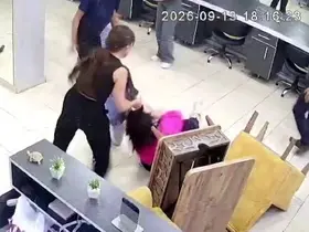 Kahramanmaraş’ta saç kesimini beğenmeyen müşterinin akrabaları kadın kuaförü darp etti
