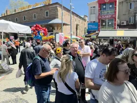 Kakava şenlikleri için gelen turistler ciğercilerde kuyruk oluşturdu
