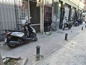 Kaldırımlar otoparka döndü
