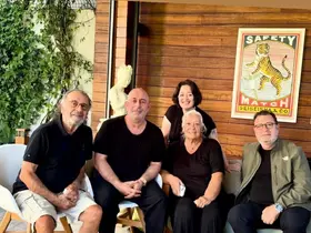 Kalp krizi geçiren Cem Yılmaz’dan mutlu aile fotoğrafı
