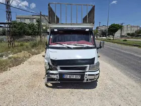 Kamyonet ile çarpışan motosikletin sürücüsü yaralandı
