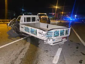 Kamyonete çarpan otomobil, 250 metre savrularak takla attı: 1’i ağır 3 yaralı

