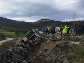Kanala düşen tankerde can pazarı
