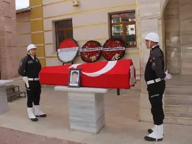 Kansere yenik düşen polis memuru, Sivas’ta toprağa verildi
