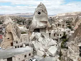 Kapadokya’da peribacası yıkıldı
