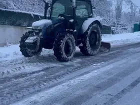 Kapanan yollarını kendi imkanları ile açtılar
