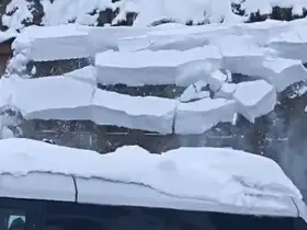 Kar temizliği sırasında facianın eşiğinden dönüldü
