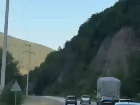 Karabük-Yenice kara yolunda tehlikeli sollamalar kamerada
