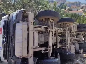 Karabük’te devrilen beton mikseri sürücüsü yaralandı
